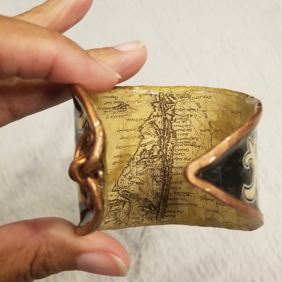 New Orleans Saints Arm Cuff - Picture 5 of 6